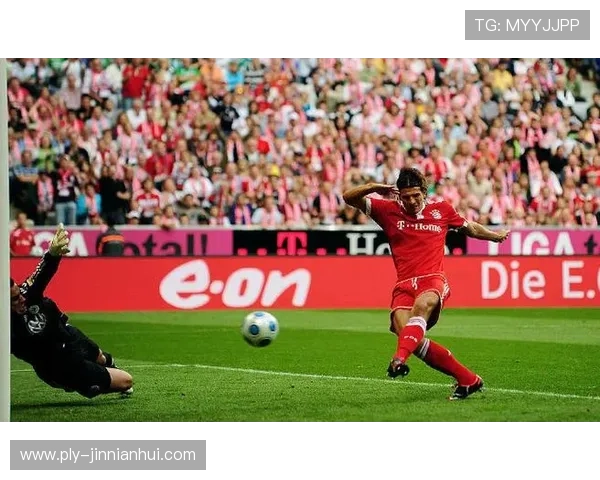 足球球星戈麦斯的国籍背景及其在国际赛场上的表现解析